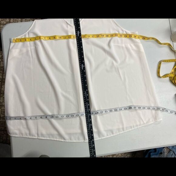 CATHERINES, Woman’s Top, Cream/Ivory, Size 2X,22/24W, sleeveless,pleat in front - Picture 6 of 6